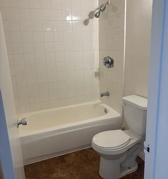 11004 Blix St #1F — Photo 7