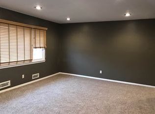 708 8th St #2, Secaucus, NJ 07094