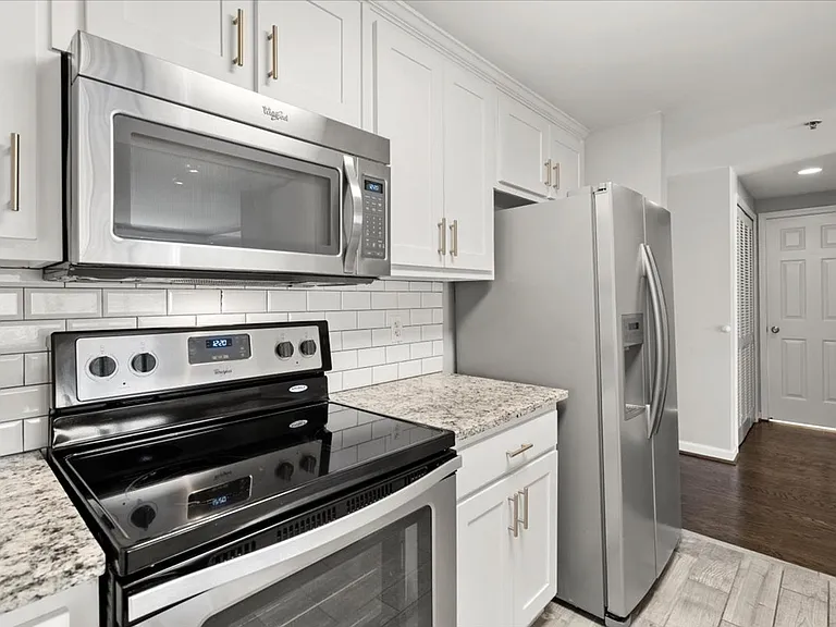 3481 Lakeside Dr NE #1007 — Photo 6