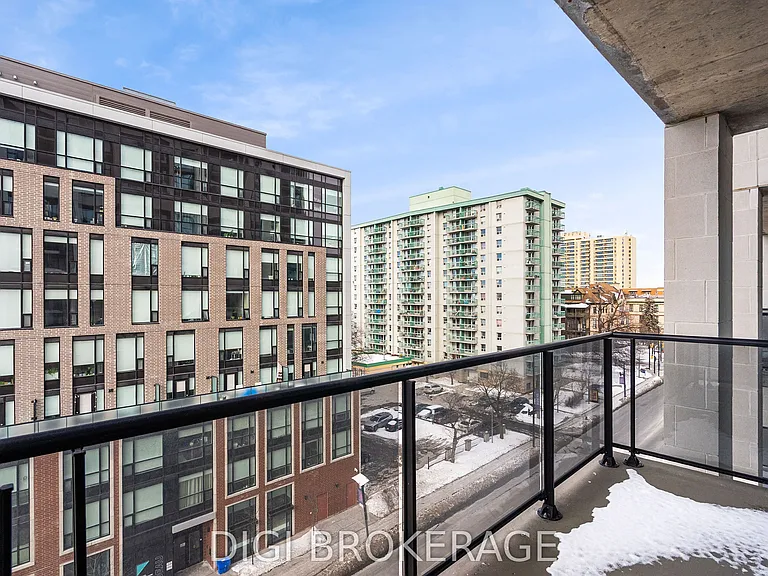 560 Rideau St #704 — Photo 21