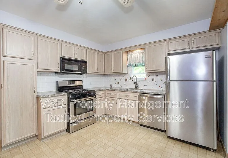 6188 Cabrini Ln — Photo 27