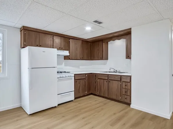 304 E 1st St APT 12, Waterloo, IL 62298