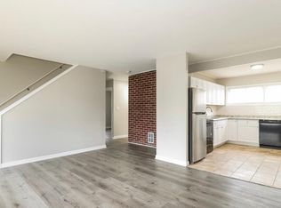 2 Roundabout Ln, Levittown, PA