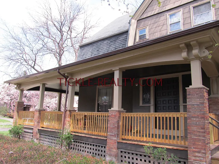 410 Oxford St — Photo 9