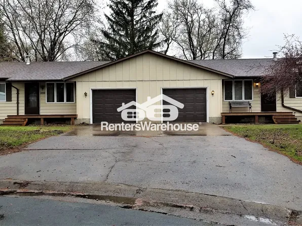 1207 State St, River Falls, WI 54022