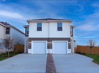 5225 Vista Trail Dr, Laredo, TX 78045