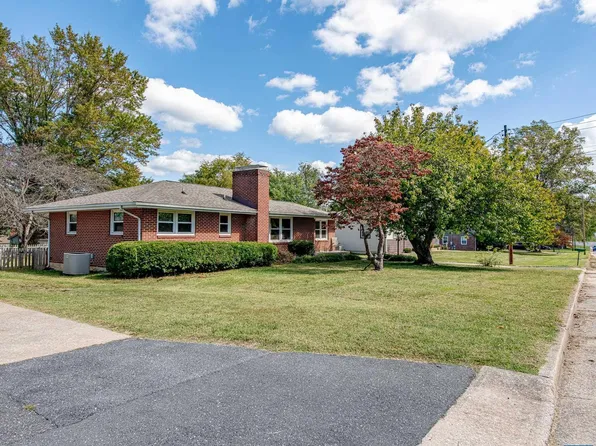 1837 S Talbott Pl, Waynesboro, VA 22980