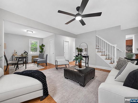 3rd image of 538 Coolidge Pl