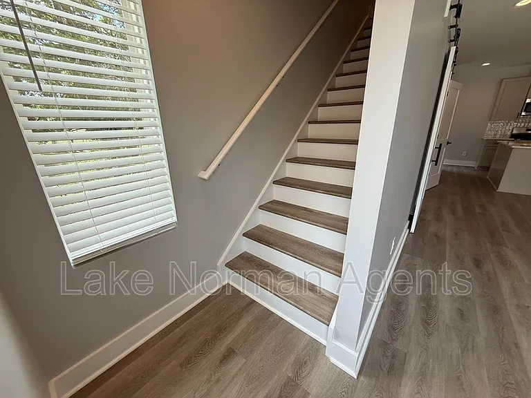 525 Dellwood Dr #A — Photo 12