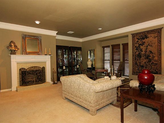 4th image of 39 Lake Shore Dr