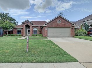 213 Jaime Jack Dr, Grand Prairie, TX 75052
