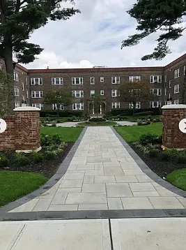 Kensington Court Apartments — Photo 4