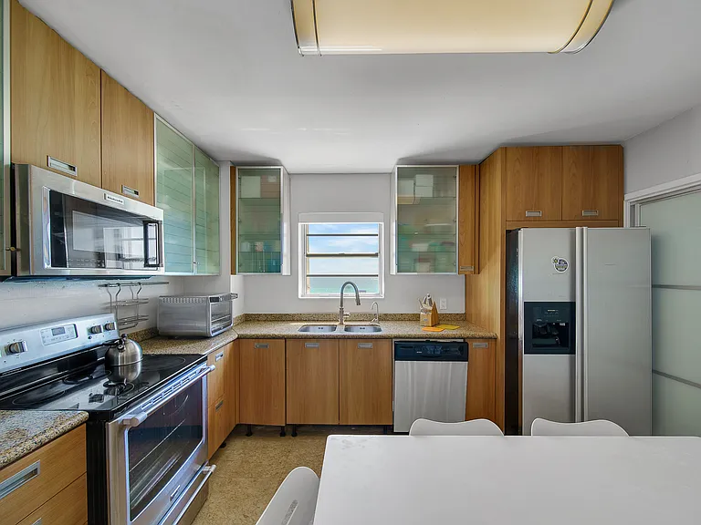 5825 Collins Ave #10G — Photo 2