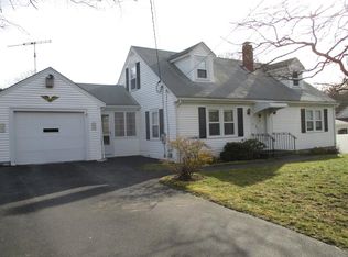 9 Hiltz Ave, Lakeville, MA 02347