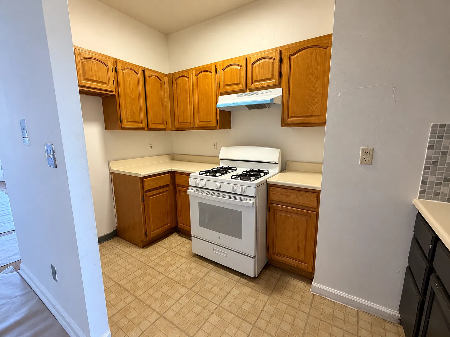100 Franklin Avenue — Photo 4