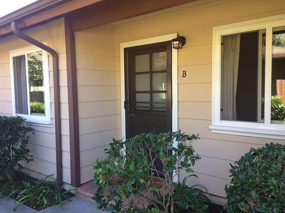 Front entry to duplex