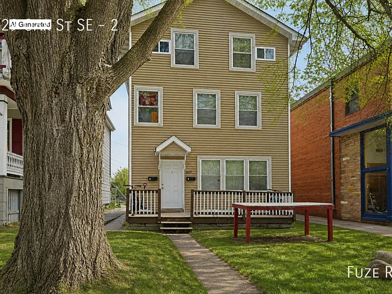 629 Oak St SE #2 — Photo 6