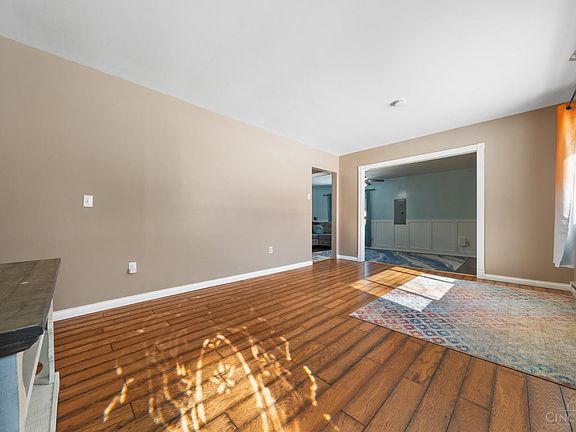 2nd image of 10369 Elizabeth St