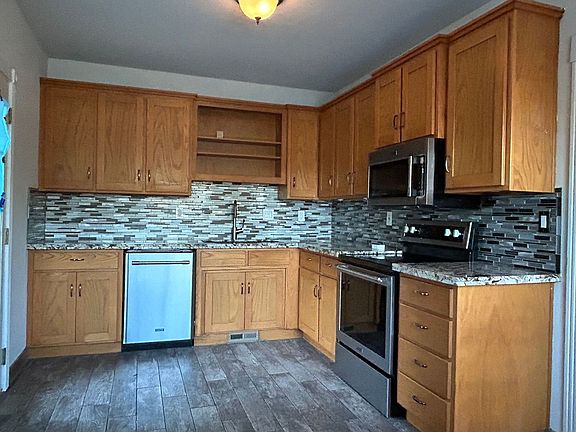2nd image of 720 High St