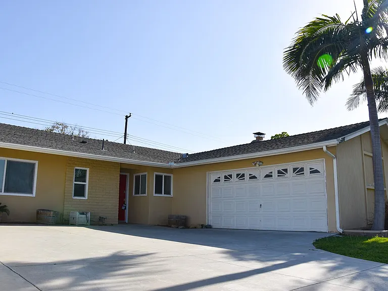 2318 E Coolidge Ave — Photo 43