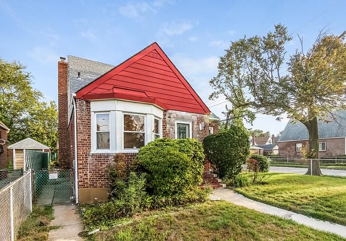 1st image of 116 Avenue 233rd St