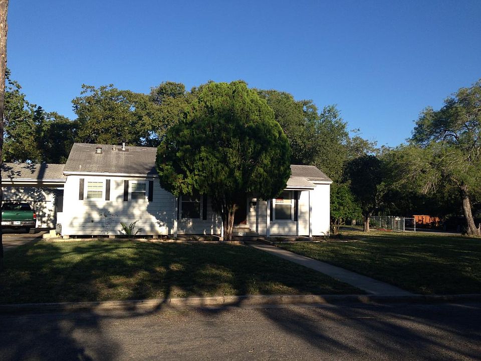 1st image of 402 Westgate Dr