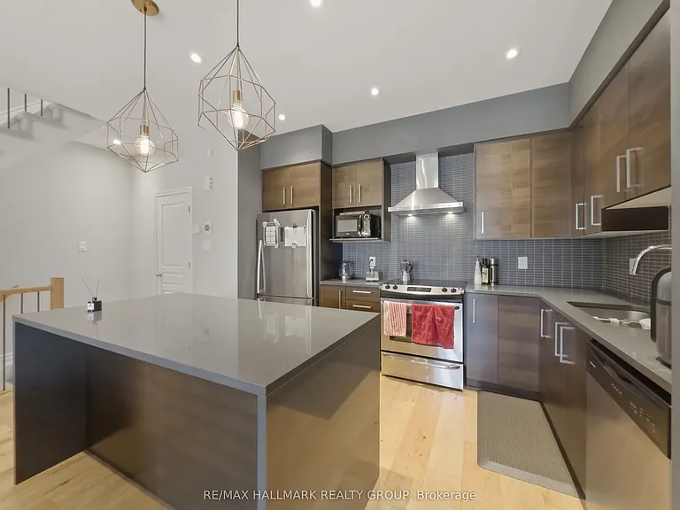 595 Compass St — Photo 7