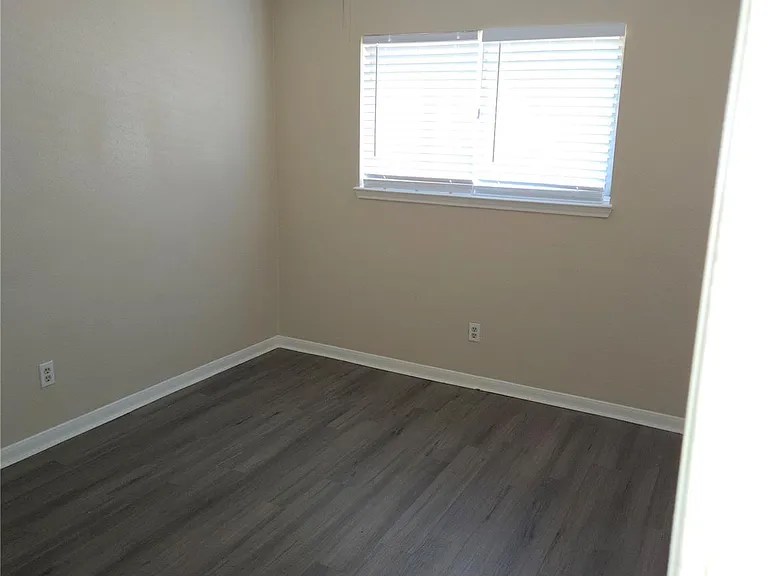 4710 Airport Blvd #203 — Photo 5