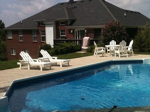 Perfect for entertaining
						:
						BRAND NEW POOL LINER!, Polywood furniture negotiable.