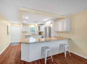900 Jasmine Ln