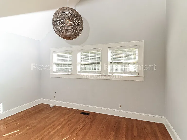 371 Haas Ave SE — Photo 10
