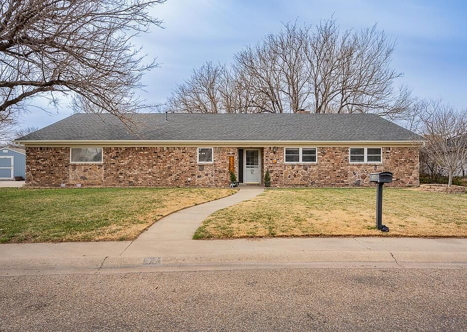 1st image of 32 Village Dr