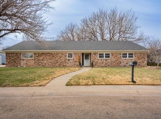 32 Village Dr, Canyon, TX 79015