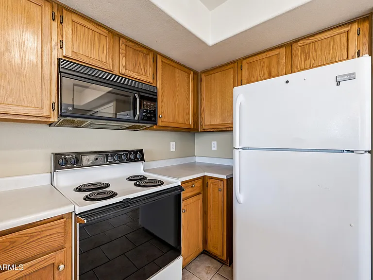 1244 E Angela Dr — Photo 17
