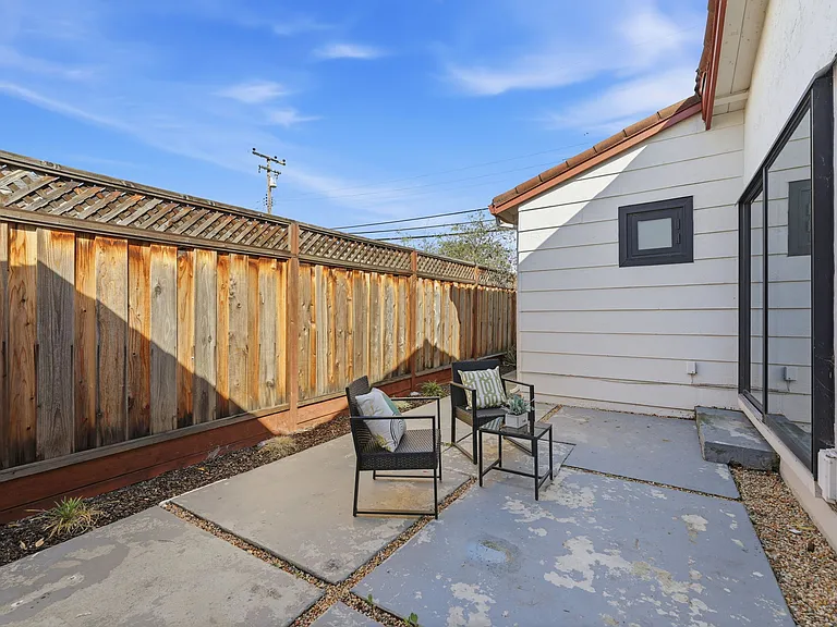 894 Orkney Ave — Photo 35