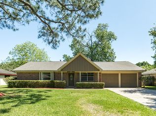 306 Cambridge St, Alvin, TX 77511