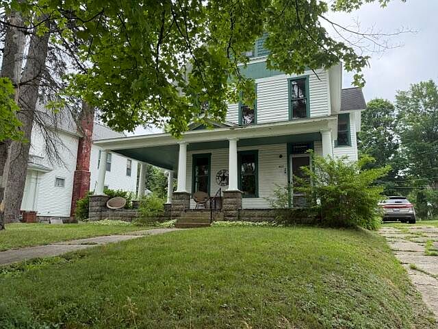 1st image of 423 W Upton Ave