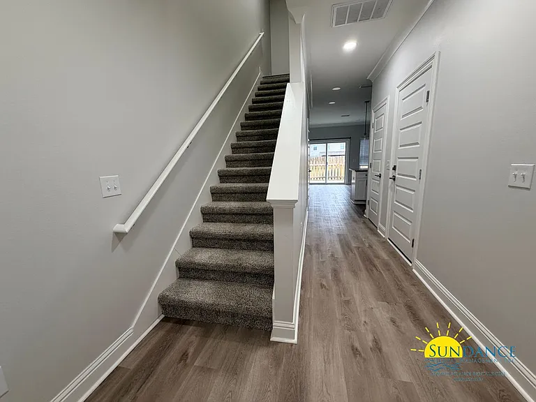 699 Woodlawn Ave NW — Photo 8
