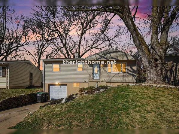 1606 Cole Creek Dr, Omaha, NE 68114