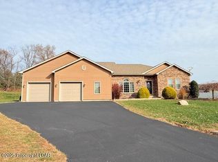 36 Lamont Dr, Drums, PA 18222