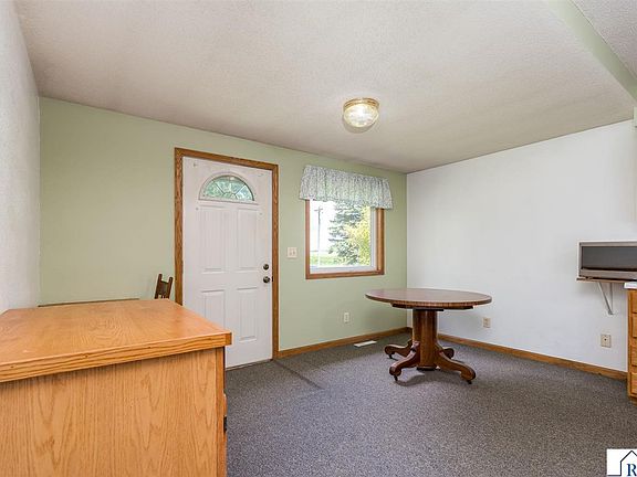 3rd image of 60843 177th St