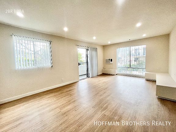 4th image of 858 S Ardmore Ave #107A