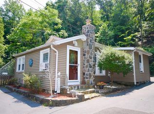 404 Christian Herald Rd, Valley Cottage, NY 10989