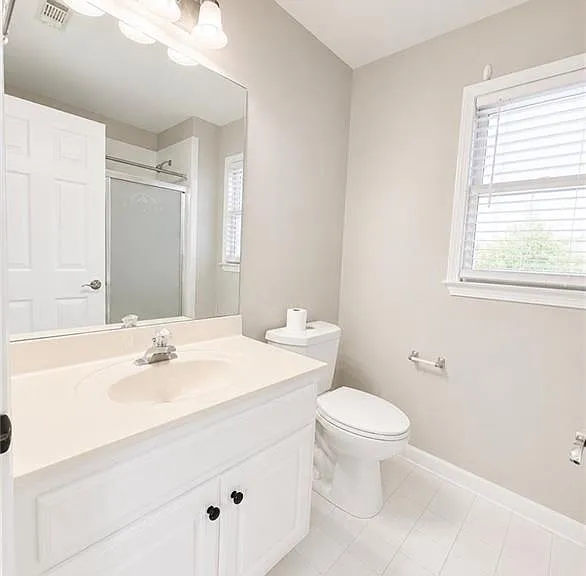 3235 Bentwood Close — Photo 33