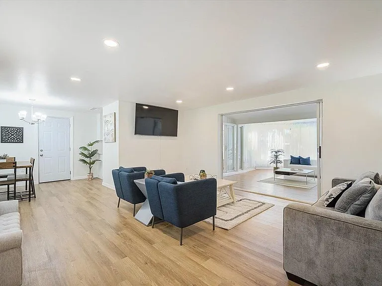6228 Fordham Pl — Photo 7