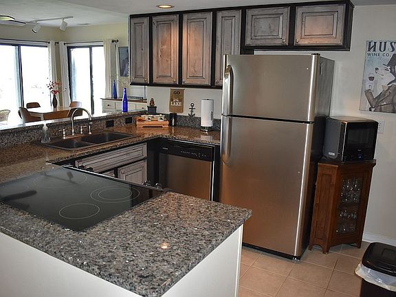 5th image of 170 Sailors Cove Dr