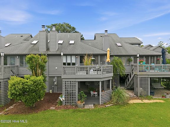 5th image of 122 Forecastle Court