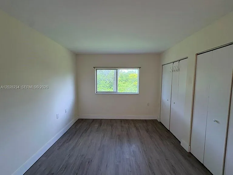 1141 Lake Victoria Dr #F — Photo 7