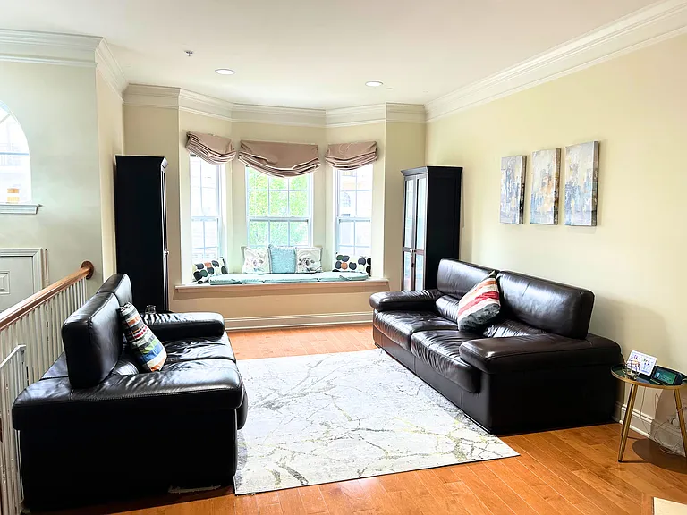 31 Mallard Pl #31 — Photo 1