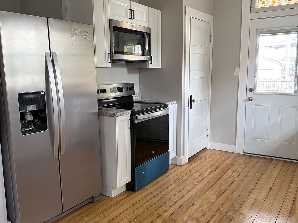 1st image of 614 N E St